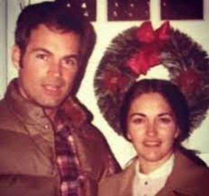 A picture of Gloria Darlene Fox and her husband. 